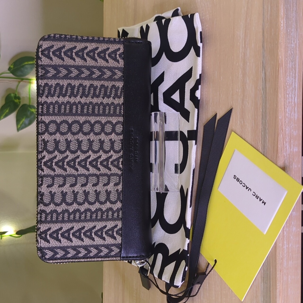 Marc Jacobs Jacquard Continental Wallet